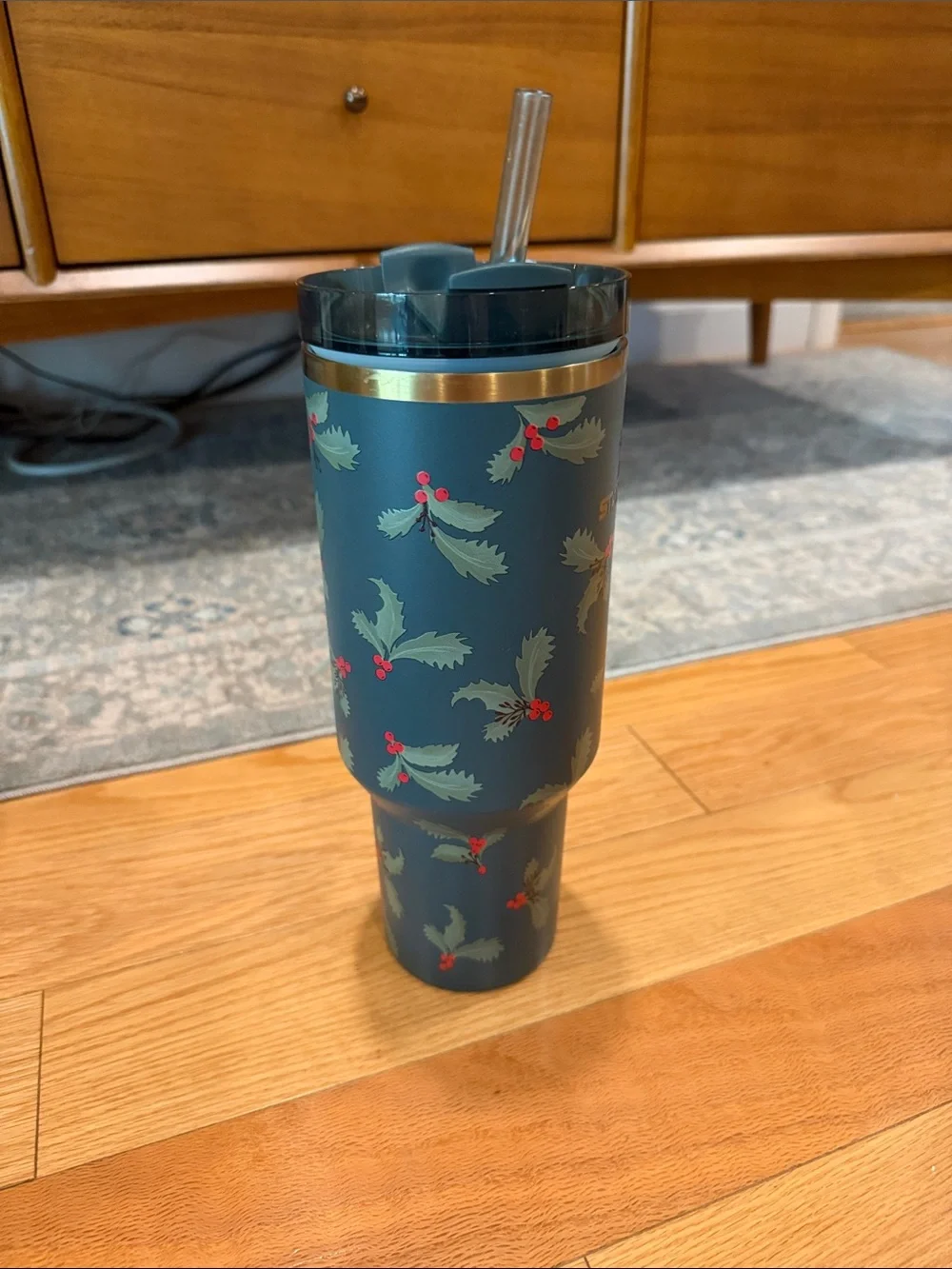 Stanley Quencher H2.0 Flowstate Tumbler - 40oz. - Holiday Botanical - Picture 2 of 6